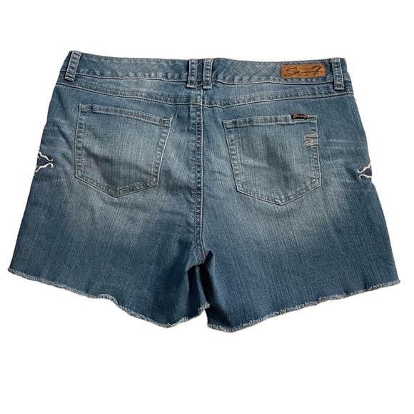 7 for all Mankind embroidered stretch Jean Shorts size 20 - Picture 3 of 10